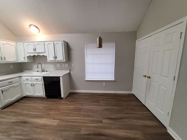 Building Photo - 317 Avery Jordan Cove