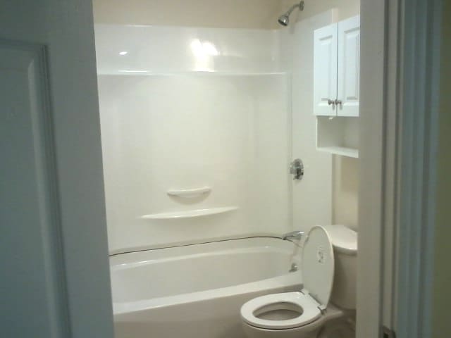 Building Photo - 61 Park Dr