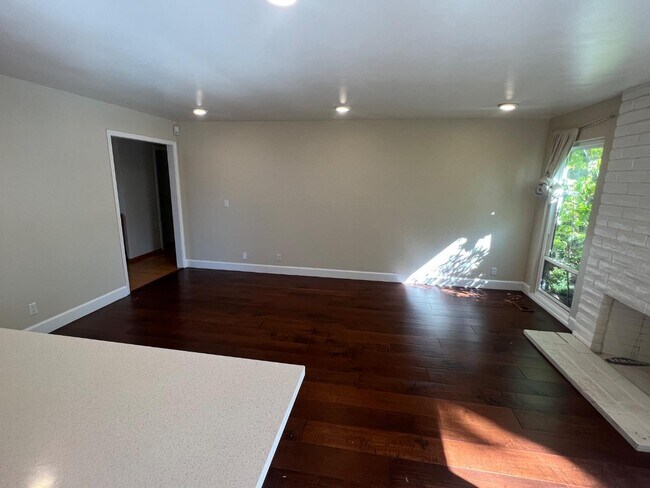 Building Photo - 2975 Fahrner Ct