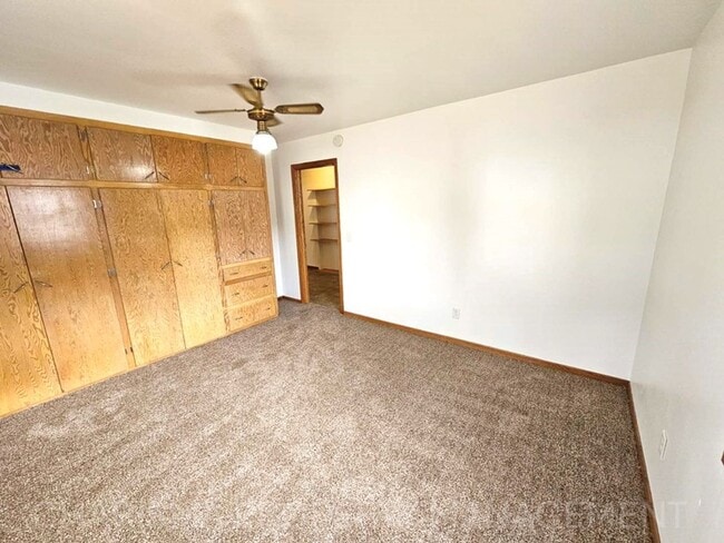 Building Photo - 805 4th St