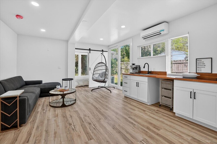 Building Photo - 8778 Waterfront Terrace