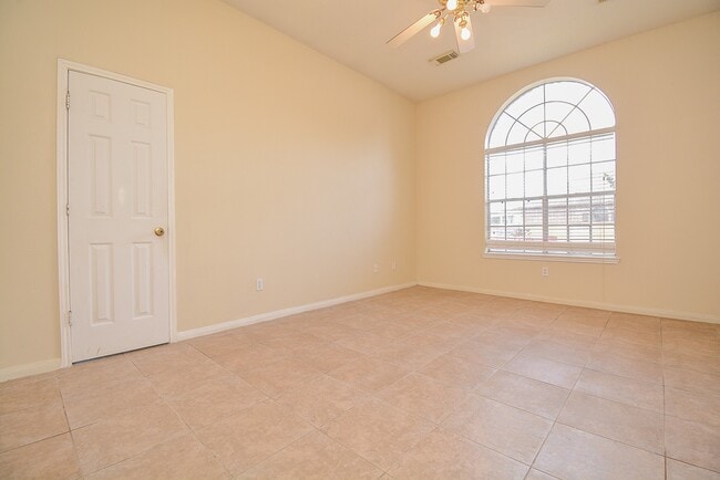 Building Photo - 6422 Alisa Ln