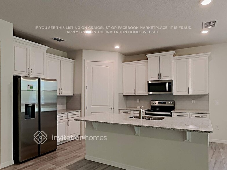 Building Photo - 1523 Lyonsdale Ln