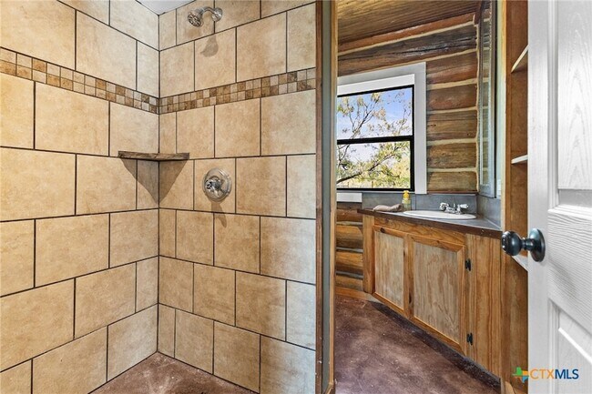 Building Photo - 218 Alexandra Ln