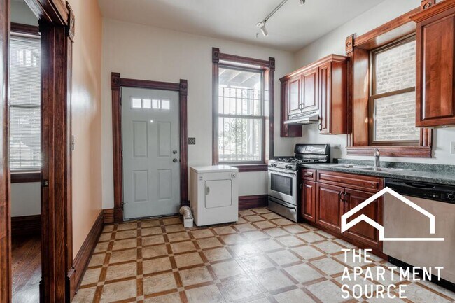 Building Photo - 2 bedroom in Chicago IL 60647