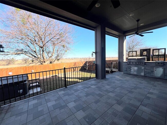 Building Photo - 6124 Teodoro Bend