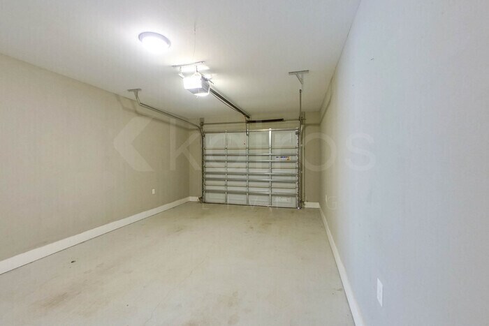 Building Photo - 16107 Hoiles Ave