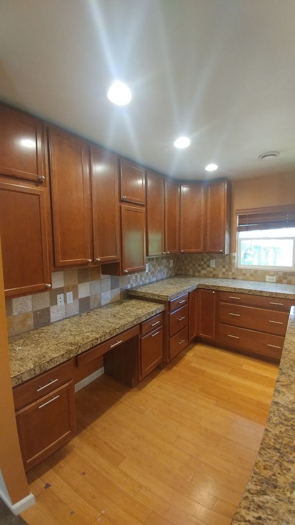 Building Photo - Charming Richland Home with Spacious Layou...
