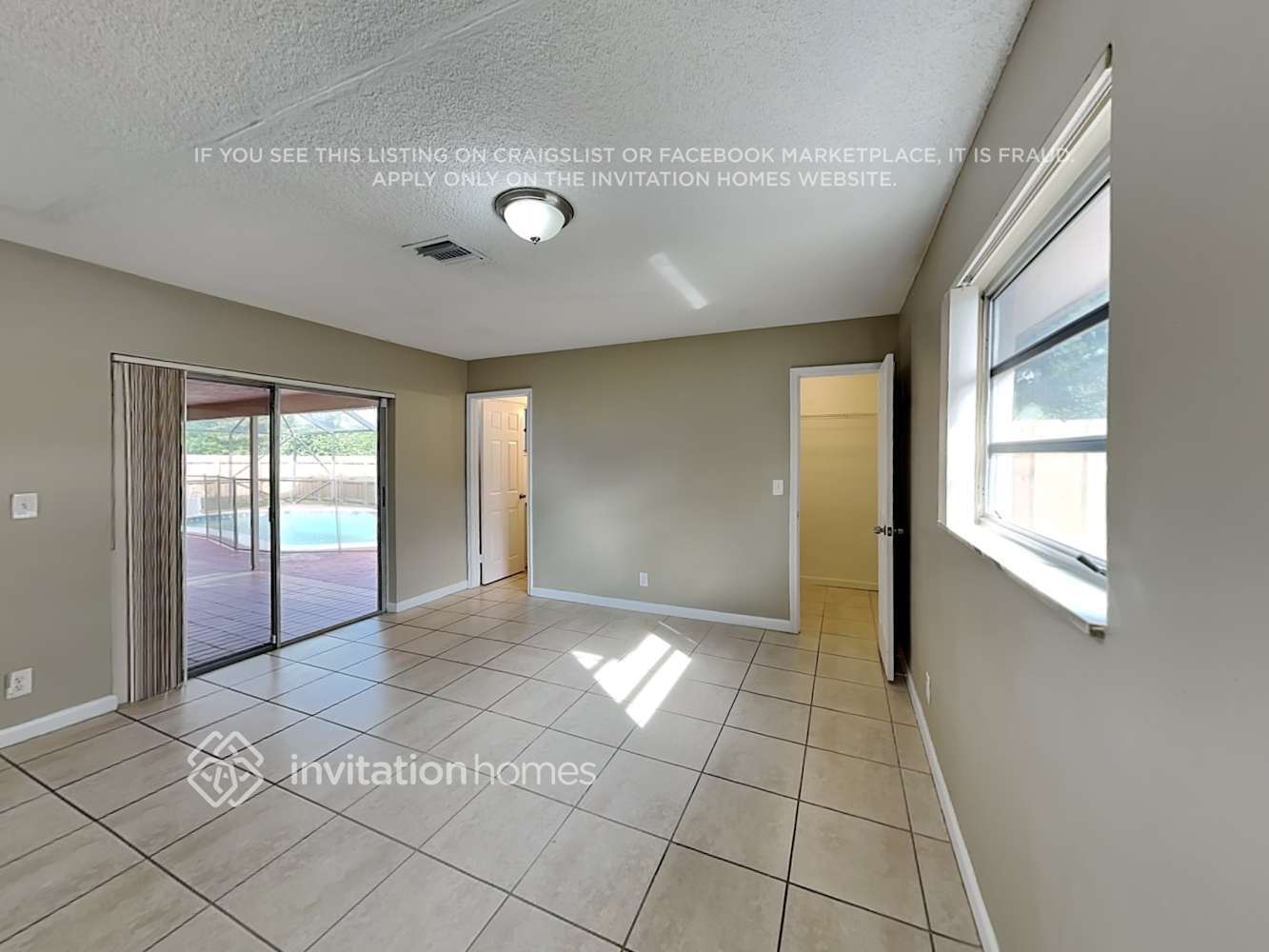 Building Photo - 5042 SW 89th Ave