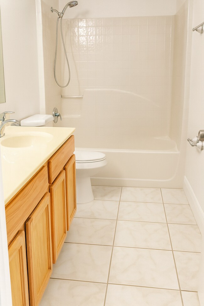 Bathroom - 981 SW McElroy Ave