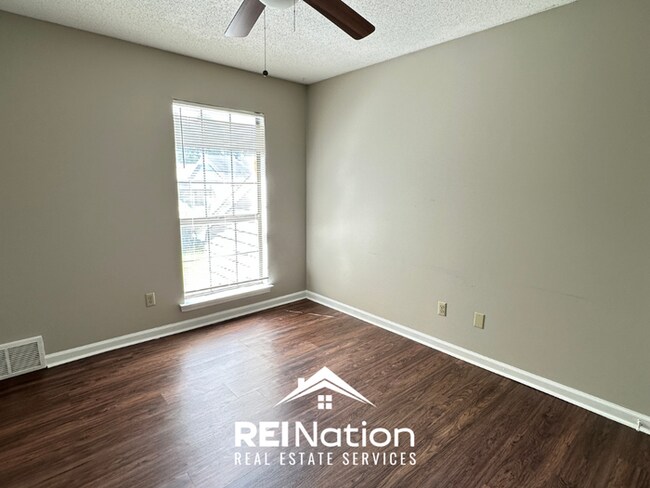 Building Photo - STANDOUT MEMPHIS RENTAL! 3BR/2BA | High Ceilings & Brick Fireplace | Fenced Yard!