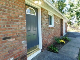 Building Photo - 26 Patricia Ln