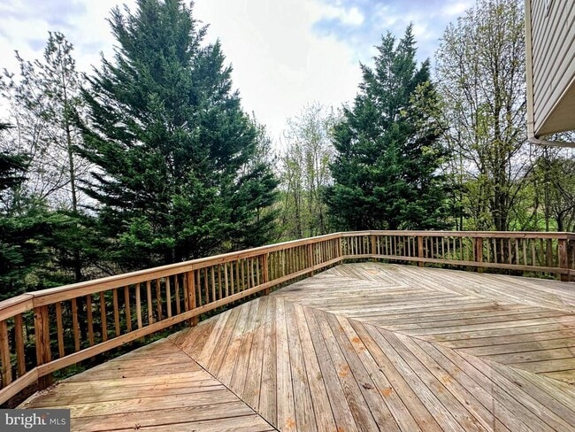 Building Photo - 9261 Ridgefield Cir