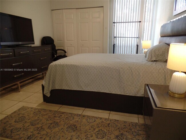 Building Photo - 210 172nd St