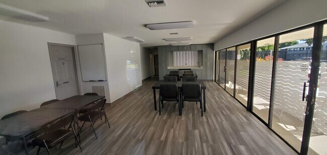 Building Photo - 522 Trace Cir