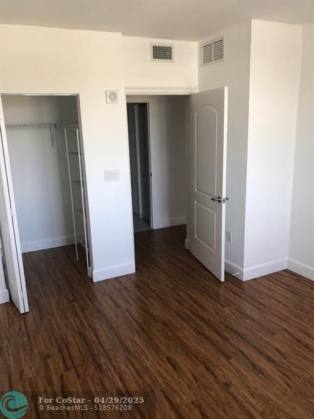 Building Photo - 1830 Radius Dr