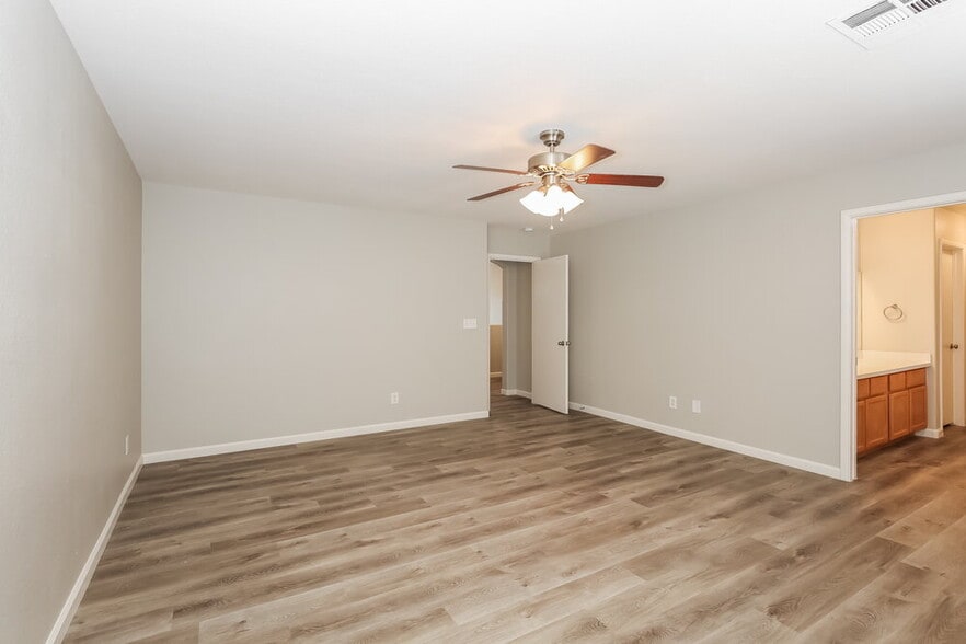 Building Photo - 5014 Sapphire Light St