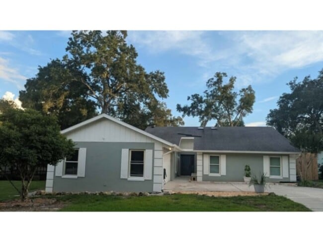 Primary Photo - Gorgeous Lakefront 3 Bedroom, 2 Bathroom Home with Tons to Offer!