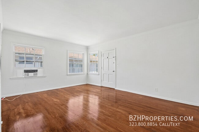 Building Photo - 1047 1/2 S Holt Ave-