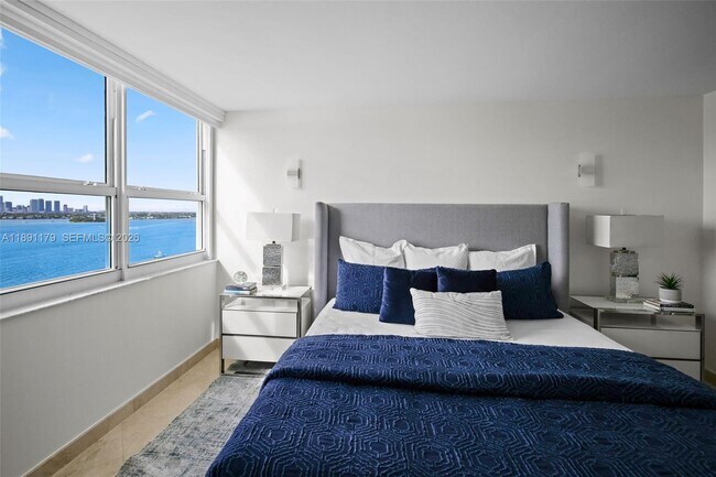 Building Photo - 650 West Ave