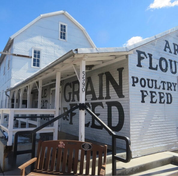 Building Photo - 6087 Quail Ct