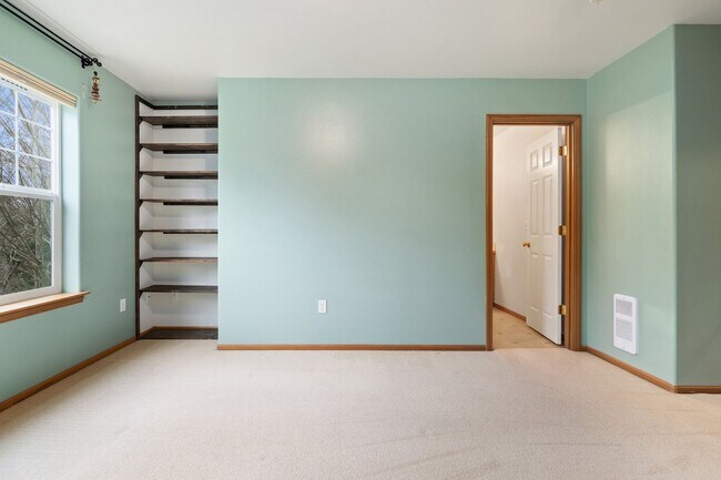 Building Photo - Detached Townhome in Kingston Meadows Community