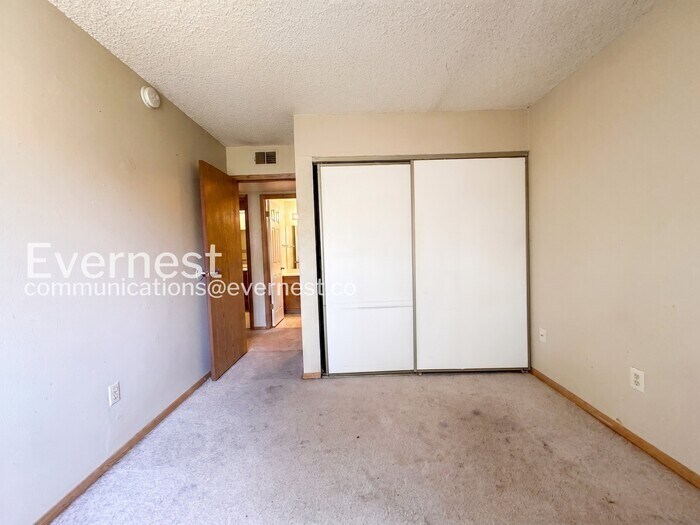 Building Photo - 15128 E Louisiana Dr