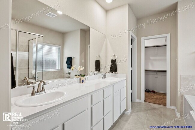 Building Photo - 2000 Plum Pk