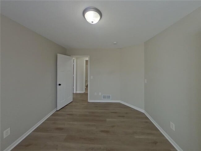 Building Photo - 21313 Independence Ave