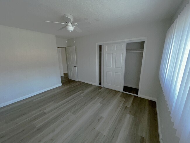 Building Photo - 340 Normandie Ave