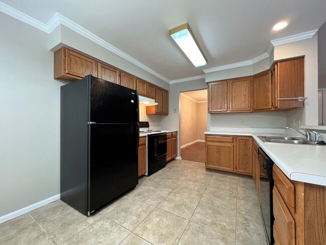 Building Photo - 10025 Highgate Cir
