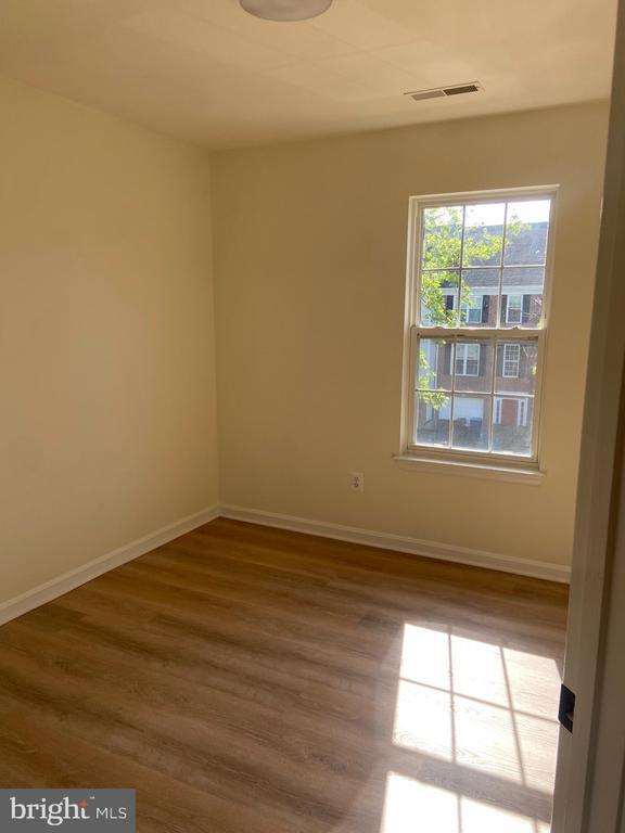 Building Photo - 42888 Golf View Dr