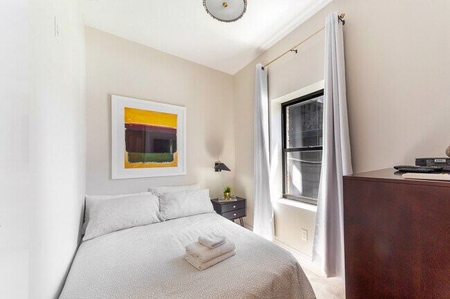 Building Photo - 417 E 61st St