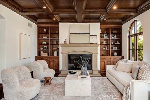 Building Photo - 718 N Poinsettia Ave