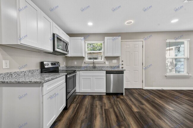 Building Photo - 417 High School Ln