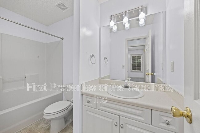 Building Photo - 740 Morningside Dr