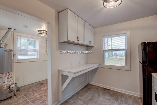 Building Photo - 1665 W 40th Ave