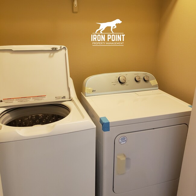 Building Photo - 886BONSAI