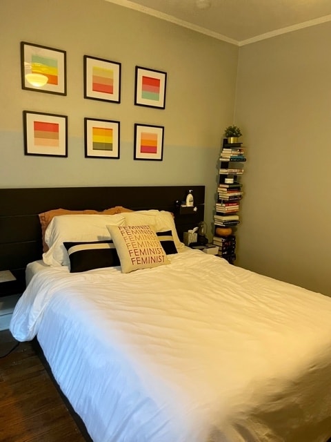 Building Photo - 547 W Brompton Ave