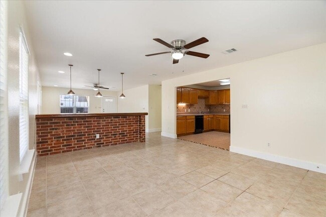 Building Photo - 500 Tillery St
