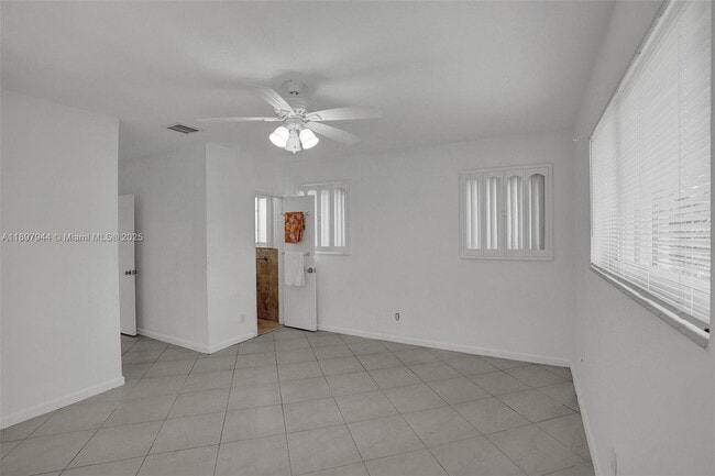 Building Photo - 8851 Byron Ave