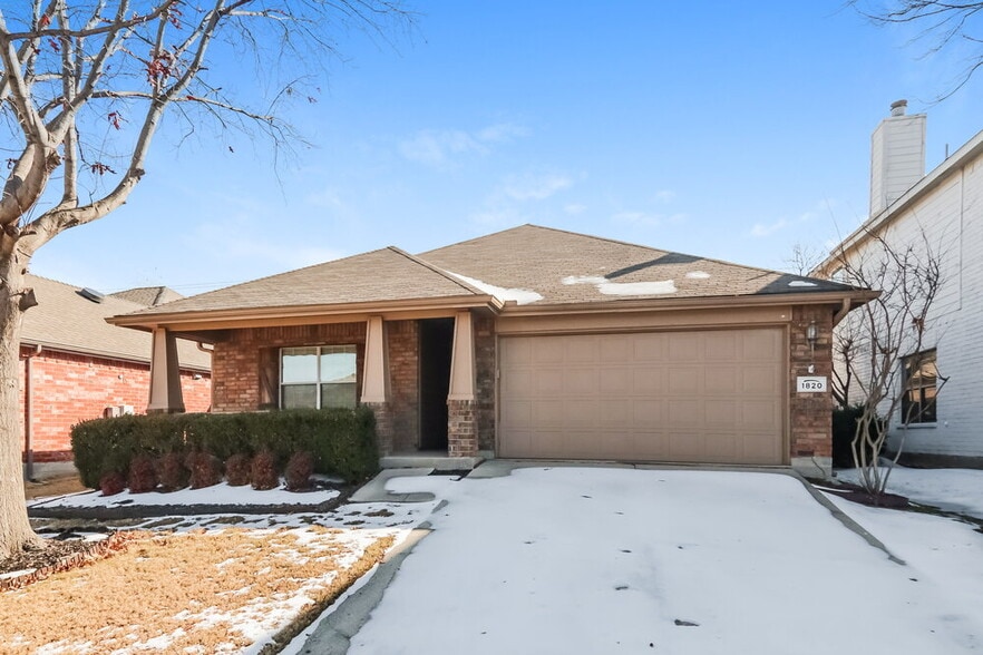 Building Photo - 1820 Marlin Dr