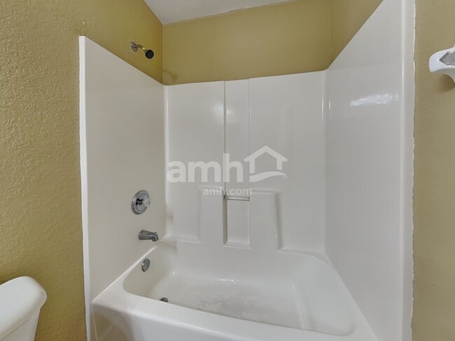 Building Photo - 3090 SW Boxwood Cir