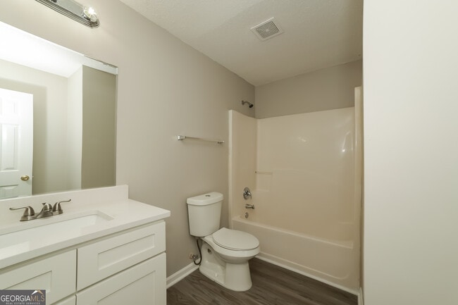 Building Photo - 1156 Misty Meadows Ln