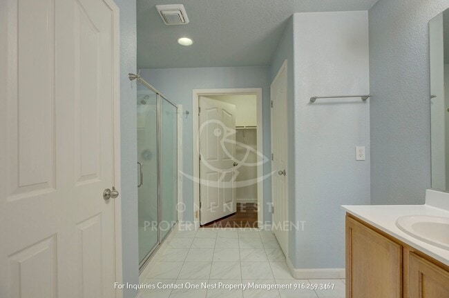 Building Photo - 3 bdrm 2 bth - Great Floorplan