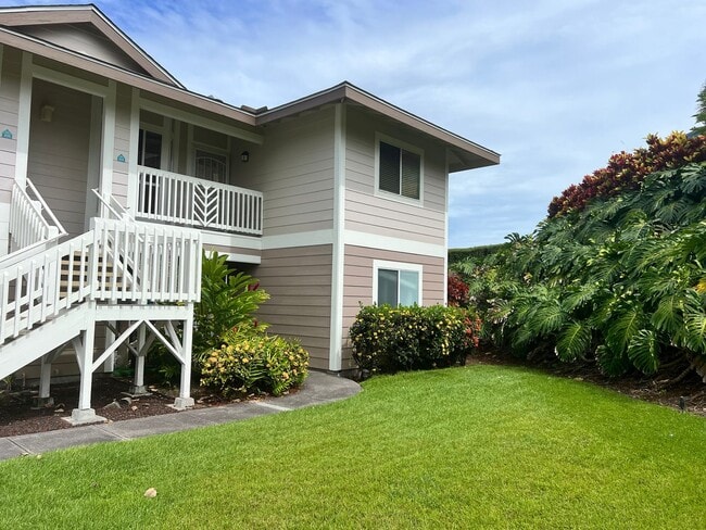 Building Photo - 2 Bedroom 2 bath unfurnished top floor condo
