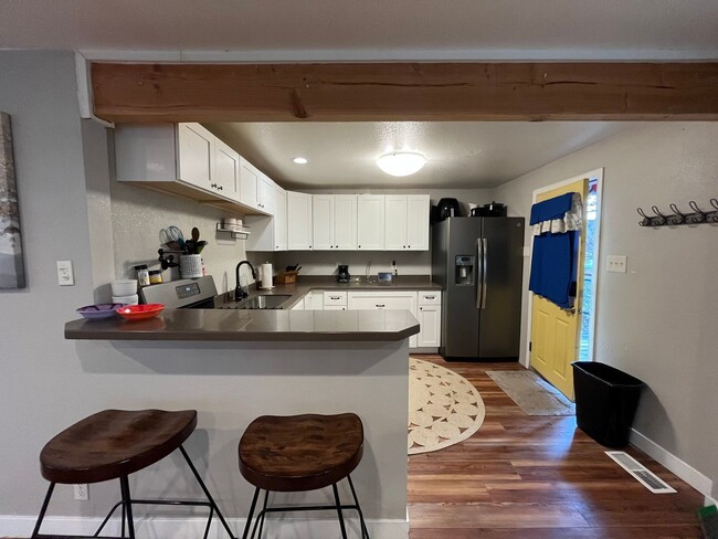 Primary Photo - Move-in Ready 3 Bedroom Downtown Home