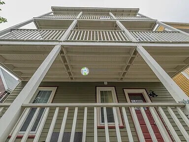 Building Photo - 67 Marion St