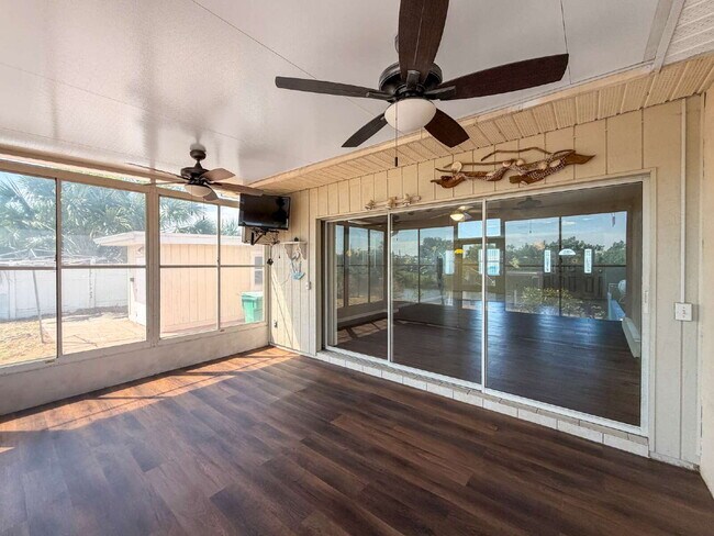 Building Photo - RENT THIS CANAL FRONT HOME WITH ZERO DEPOSIT DOWN