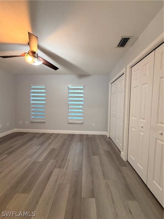 Building Photo - 3711 4th Ave NE